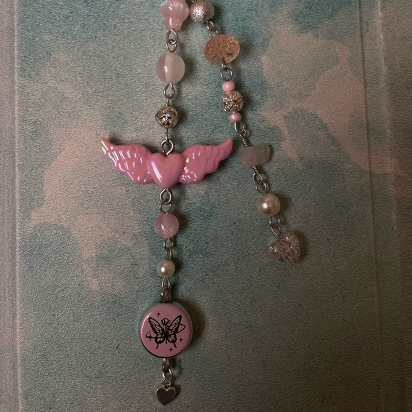 Pink butterfly and angel wing keychain - Picture 5 of 6